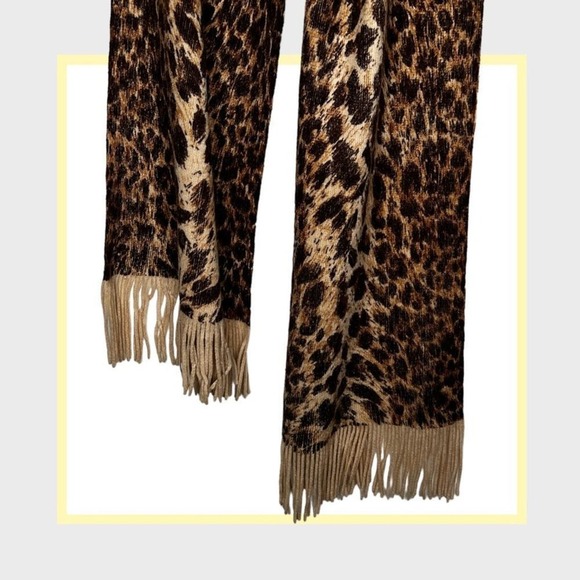 ECHO Acrylic Animal Print Scarf - Picture 3 of 4